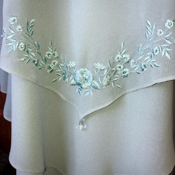 VIRGO SIZE 6 SAGE GREEN 3 TIERED DRESS WITH SHEER SLEEVES AND SPLIT BACK SEE PIC - Picture 3 of 11